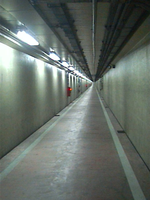 海底トンネル歩道09